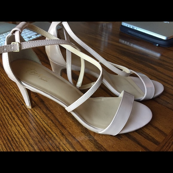 thalia sodi darria strappy sandals